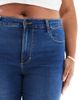 Only Curve Only Curve Augusta high waisted skinny jeans in mid blue wash - 2
