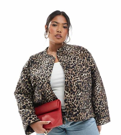Only Curve ONLY Curve quilted jacket in animal print-Brown
