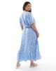 Only Curve ONLY Curve v neck maxi dress in blue floral - 3