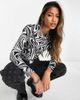 ONLY Only exclusive keyhole top in black & white marble-Multi - 3