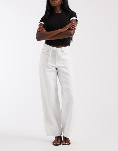 ONLY ONLY Gianna mid waist straight leg jeans in white