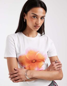 ONLY ONLY hibiscus flower print T-shirt in white