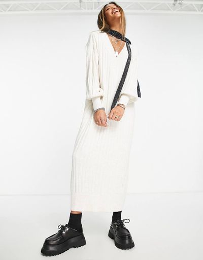 ONLY Only knitted v neck maxi dress in cream-White