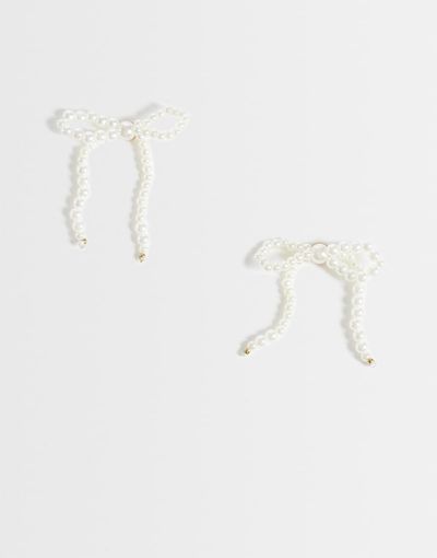 ONLY ONLY pearl bow earrings in white