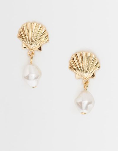 ONLY ONLY seashell earrings with faux pearls in gold tone-White