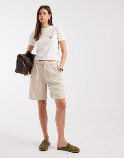 ONLY ONLY tailored bermuda shorts in stone-Neutral