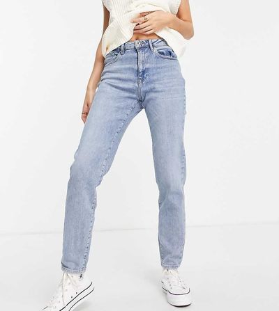 Only Tall Only Tall Veneda mom jeans in light blue wash-Blues
