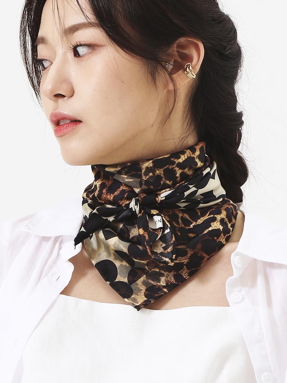 ONSZ Modern Leopard Silk Scarf
