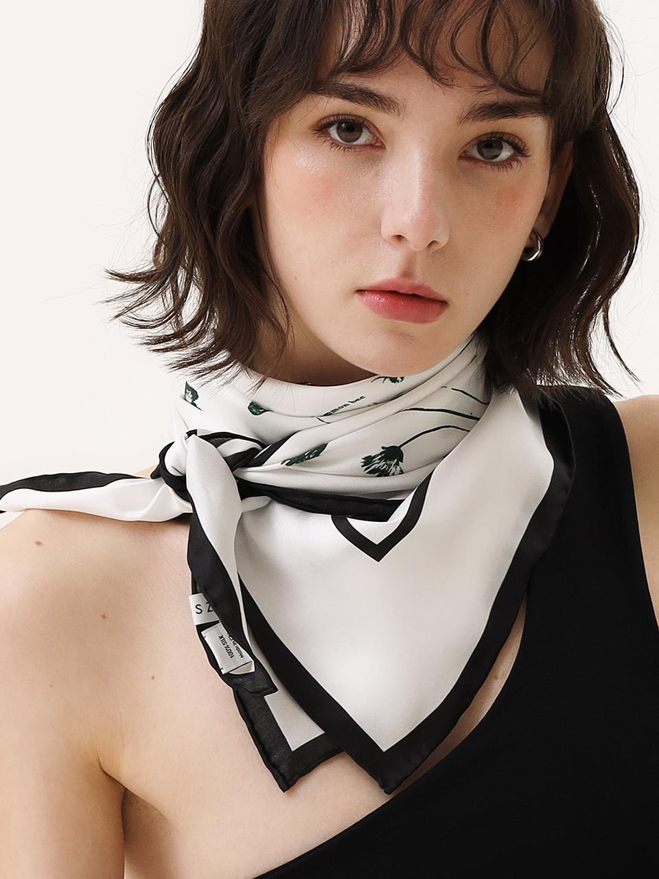 ONSZ Vintage Botanical Frame Silk Scarf