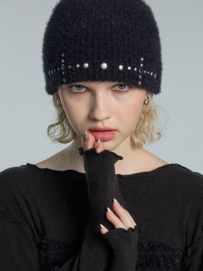 OoH-AHh! CROSS STUD BEANIE (BLACK)