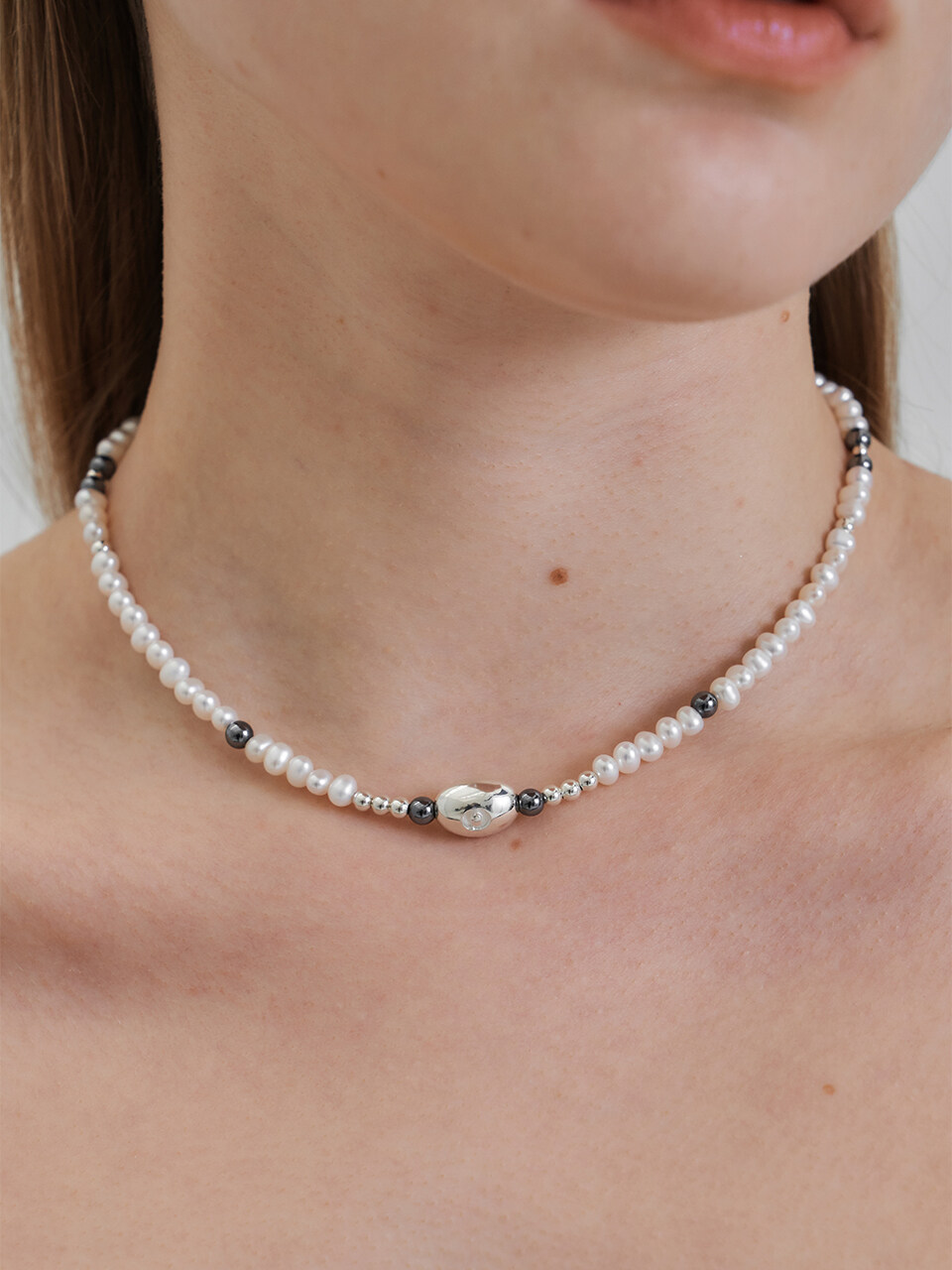 OOV Egg 03 Hertz Pearl Necklace_Silver