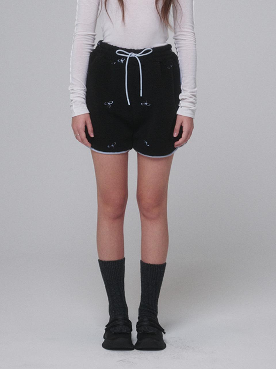 OPENING SUNSHINE Ribbon Pointed Fleece Short pants_Black