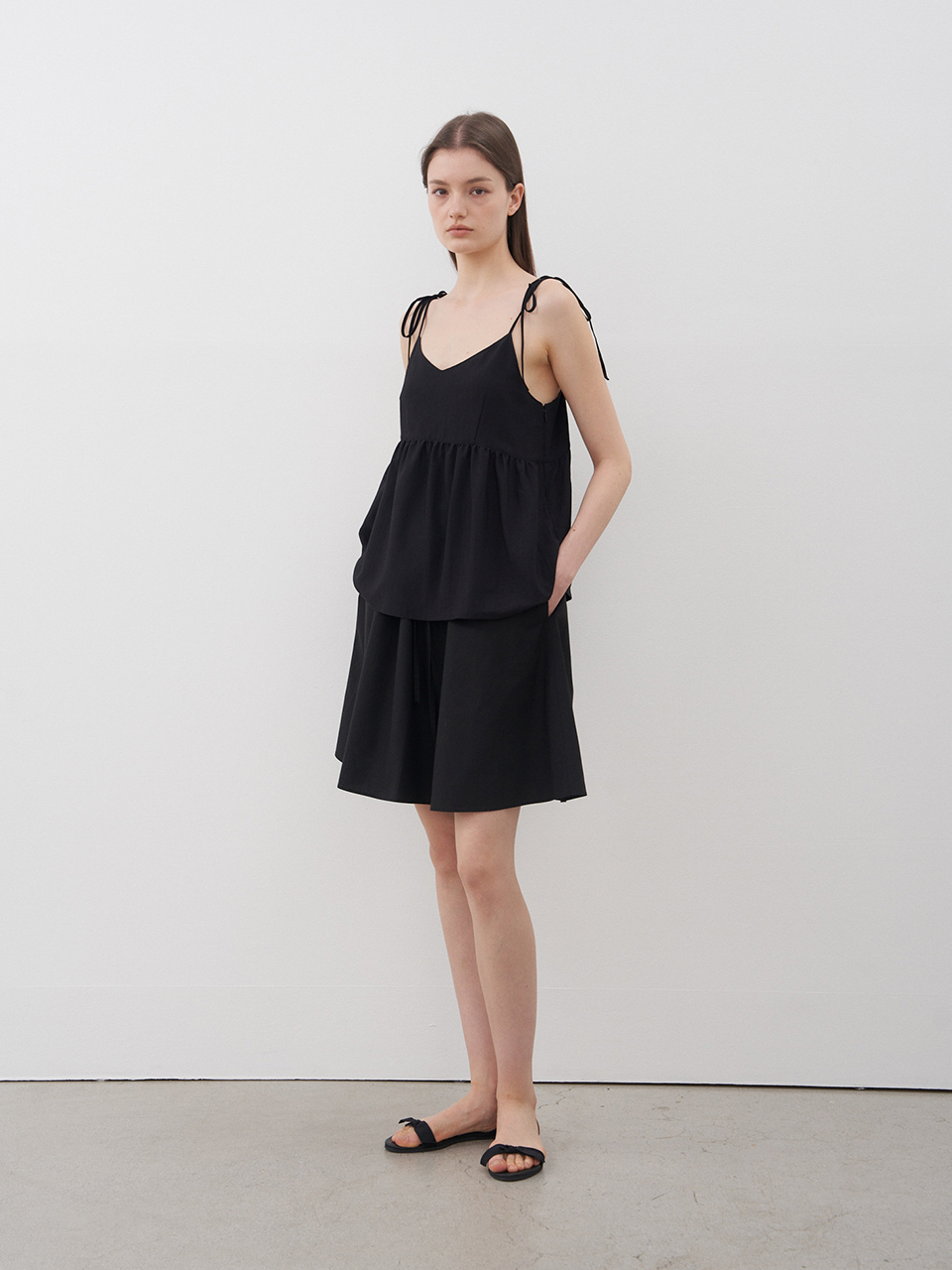 ORE Tie Ribbon Sleeveless Blouse _Black