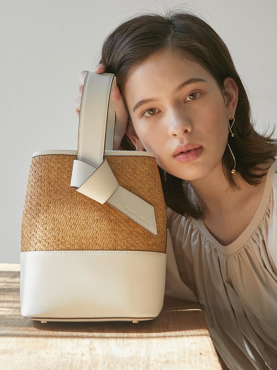 OSTKAKA Lycka 23 Rattan Bucket Bag White