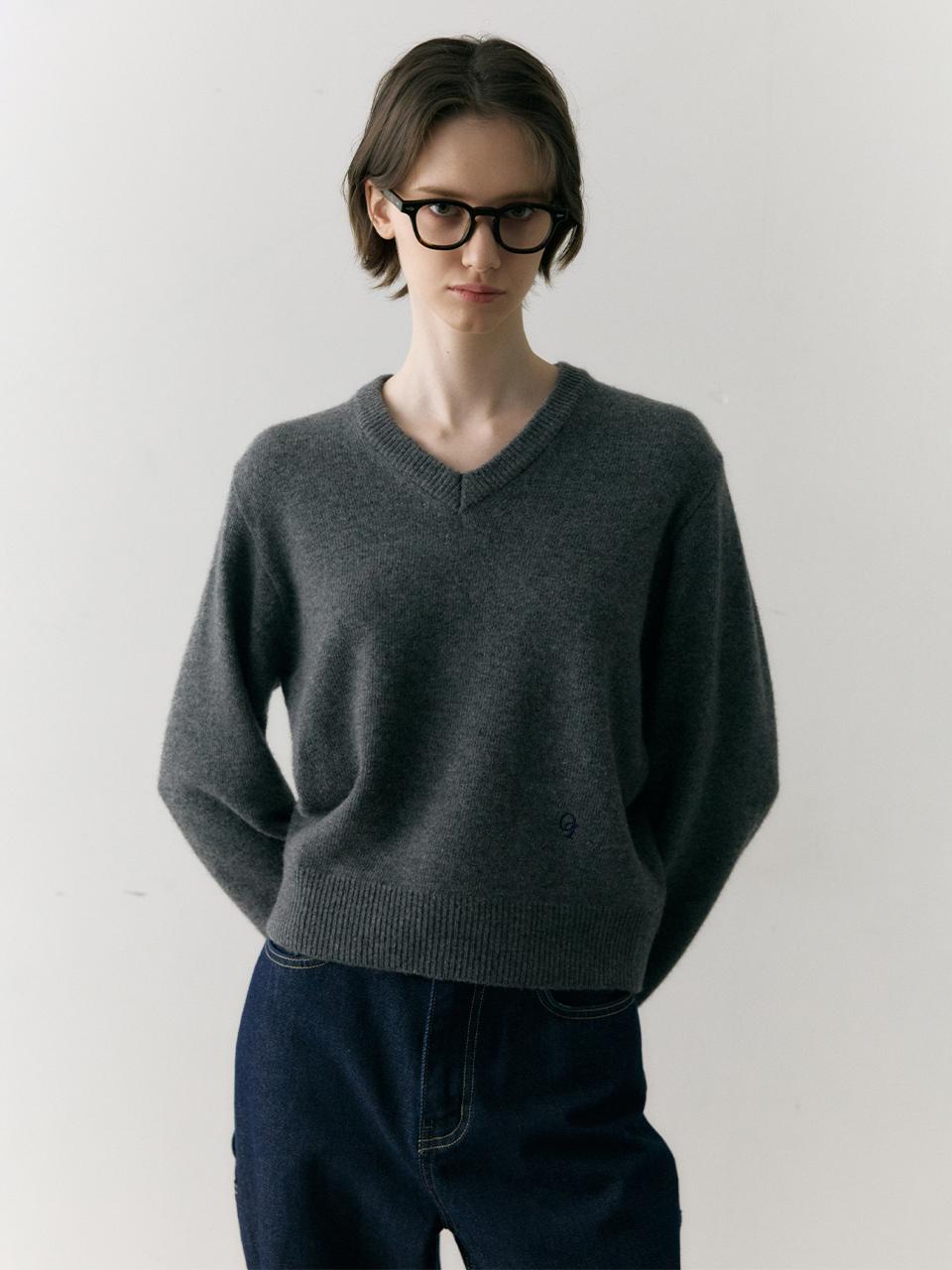 OSTKAKA Wool V-neck Essential Pullover