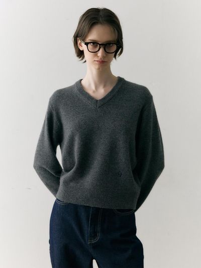 OSTKAKA Wool V-neck Essential Pullover