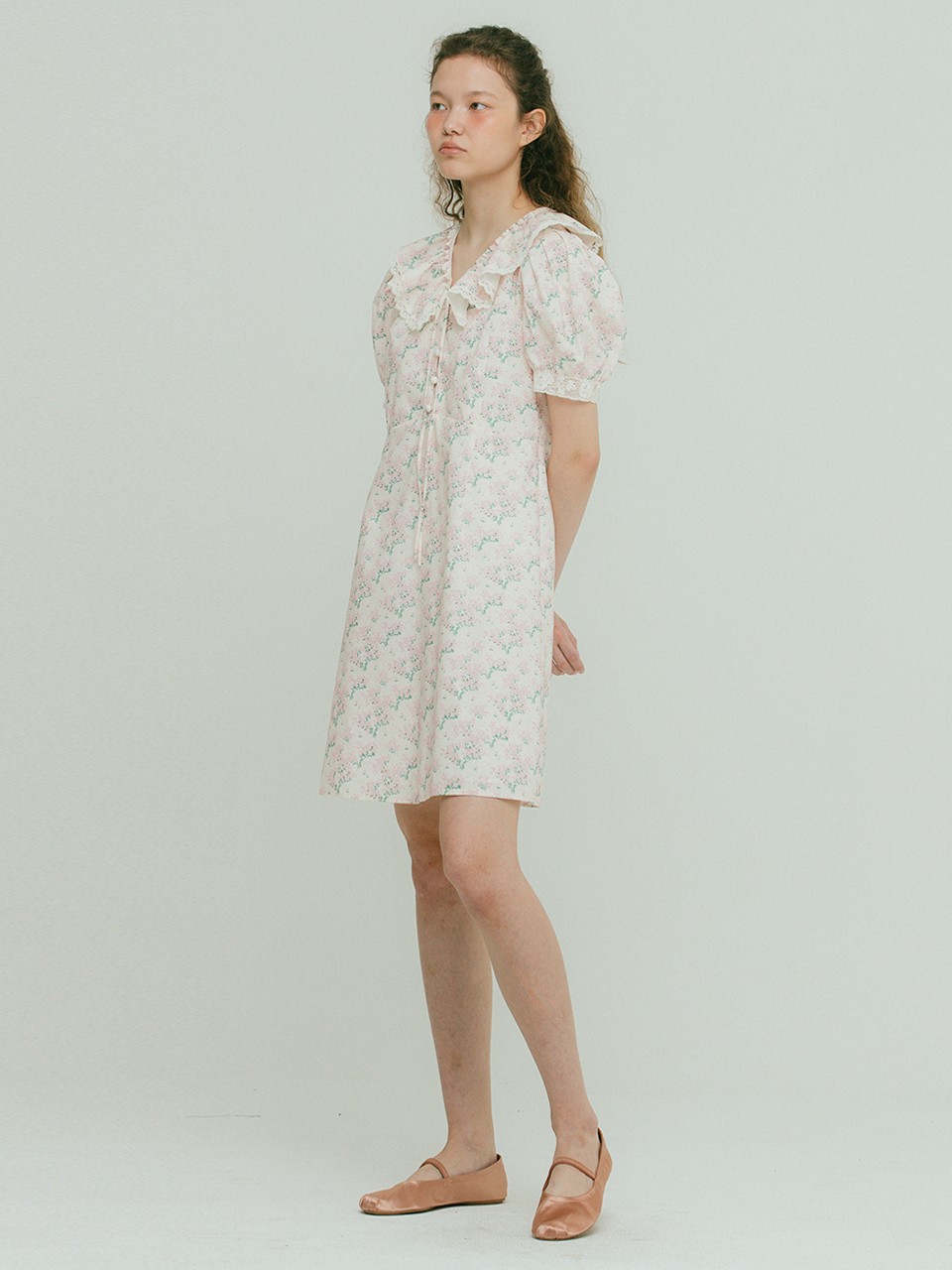 OTHEMENT by vocavaca Flower Print Frill Collar Dress