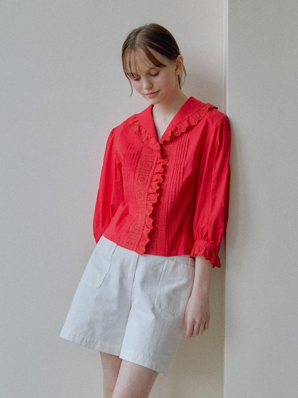 OTHEMENT by vocavaca Lace Cropped Blouse - 2colors