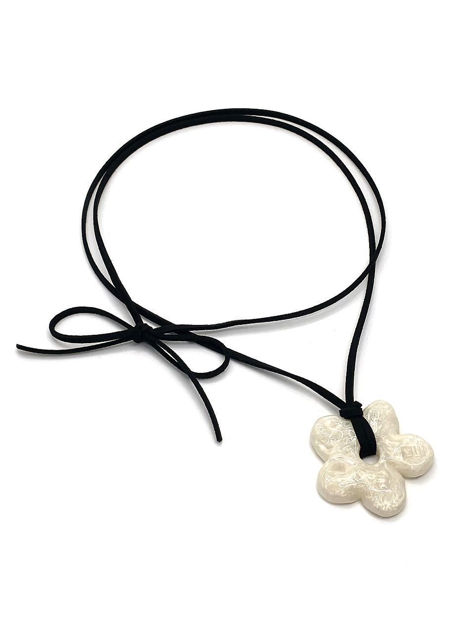 OTHER-worldly Acrylic Flower Necklace [WHITE]