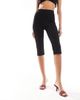 & Other Stories & Other Stories capri pants with front pockets and concealed zip hem splits in black - 2