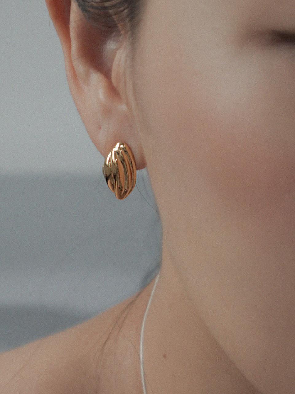 OudStudio Handcrafted Mini Shell Earring [Silver, Gold]