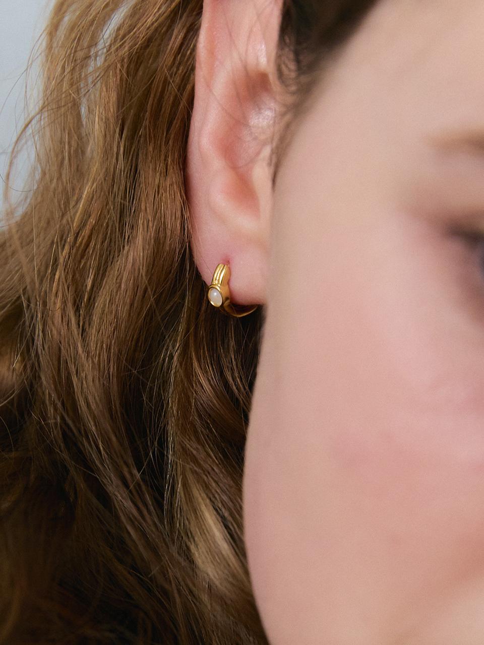 OudStudio Mini One-touch Cat's Eye Earring [Gold]