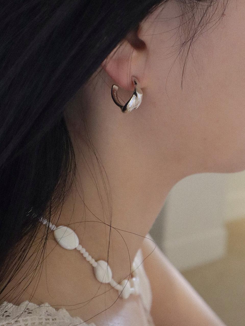 OudStudio Sterling Silver Sculptural Hug Earring