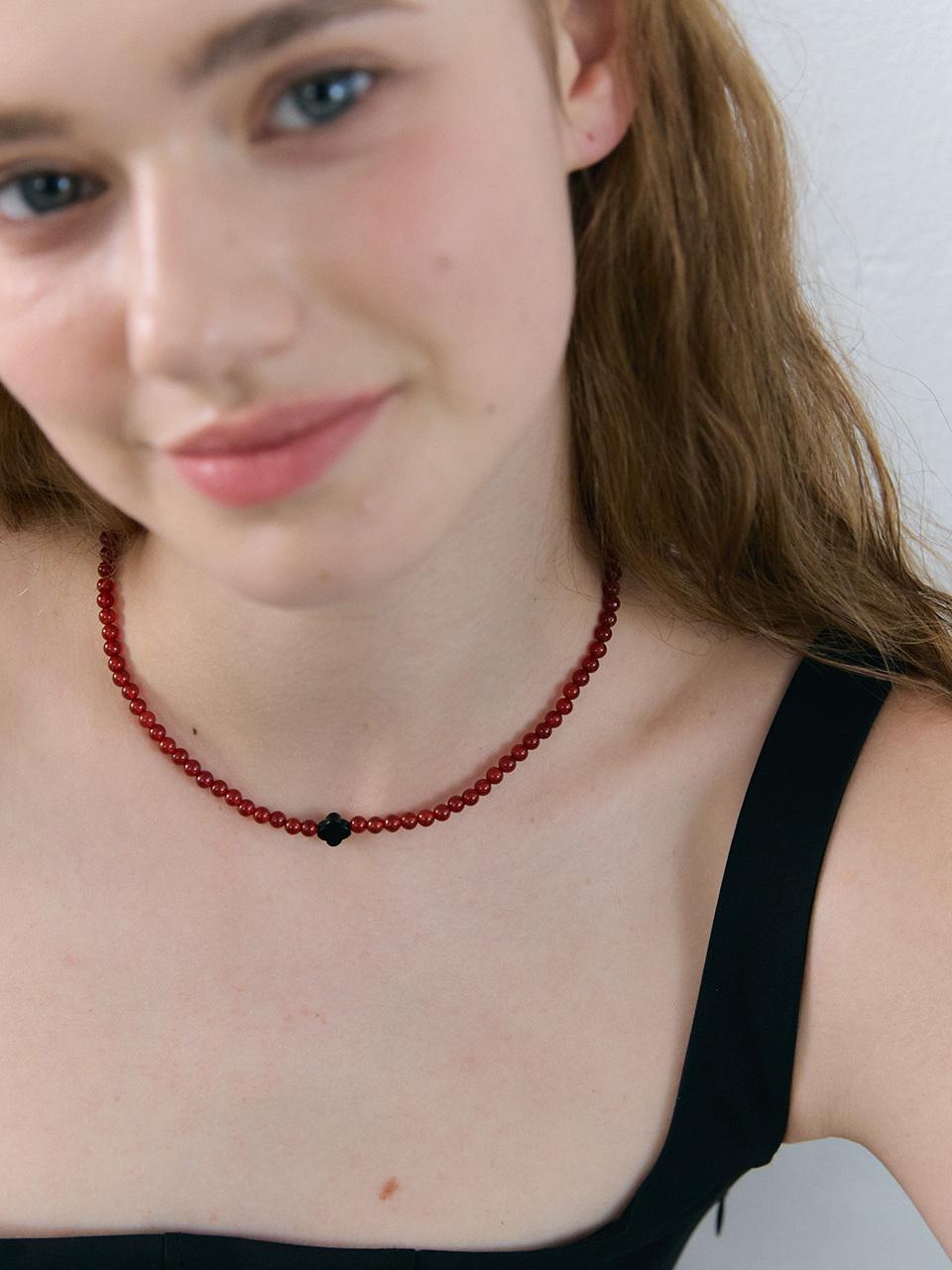 OudStudio Vintage Inspired Slim Berry Clover Necklace