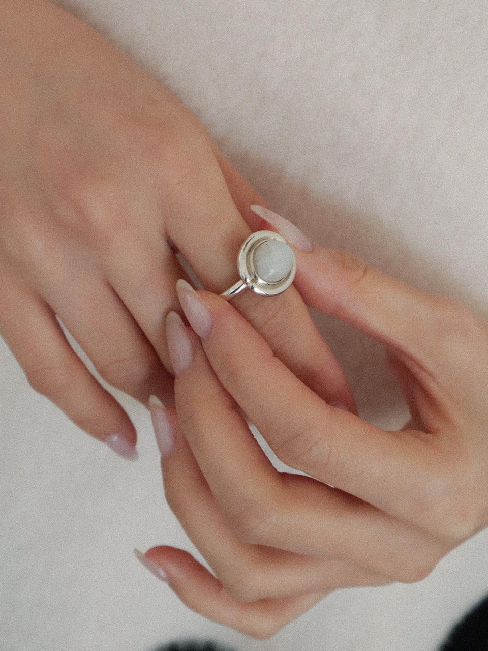 OudStudio Vintage Sterling Silver Oval Button Ring