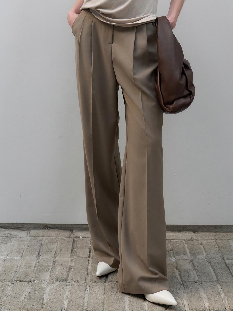 ouie Classic Pin Tuck Wide Slacks - Deep Beige OU1308