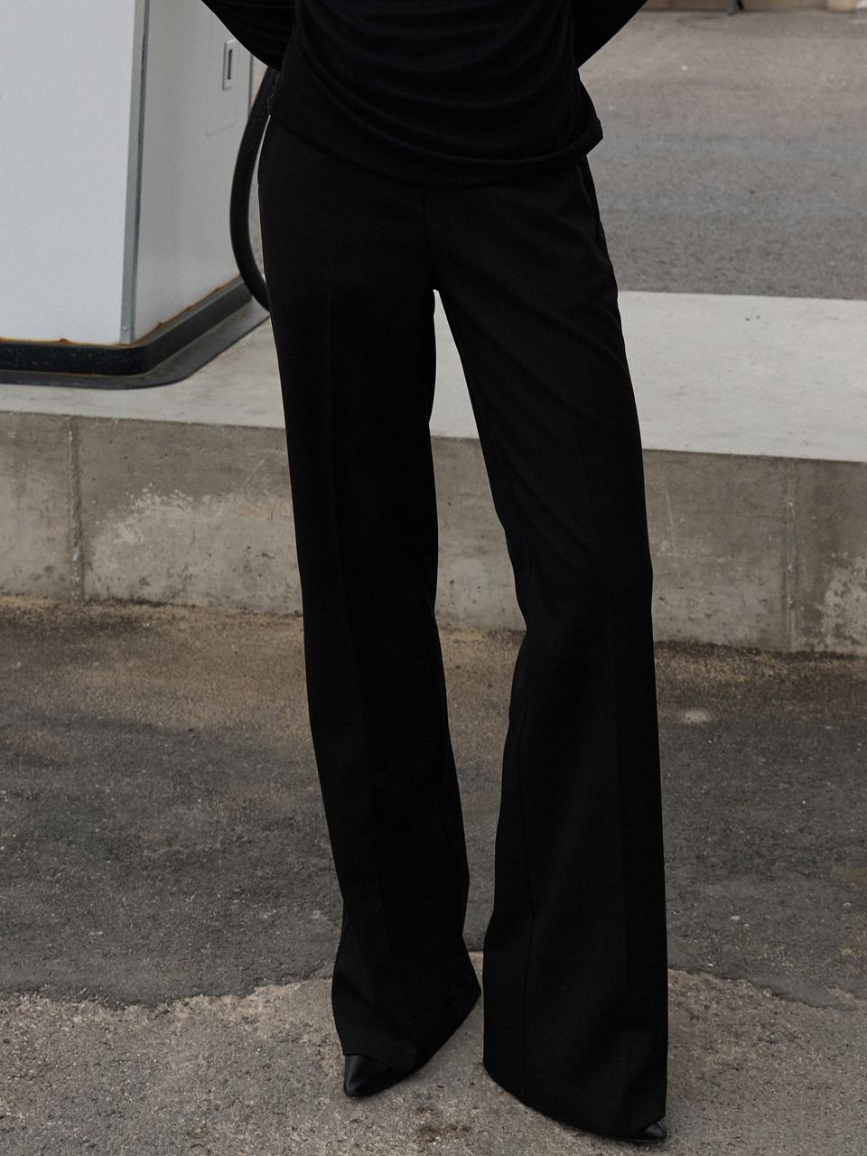 ouie Classic Straight Fit Slacks Black OU1480
