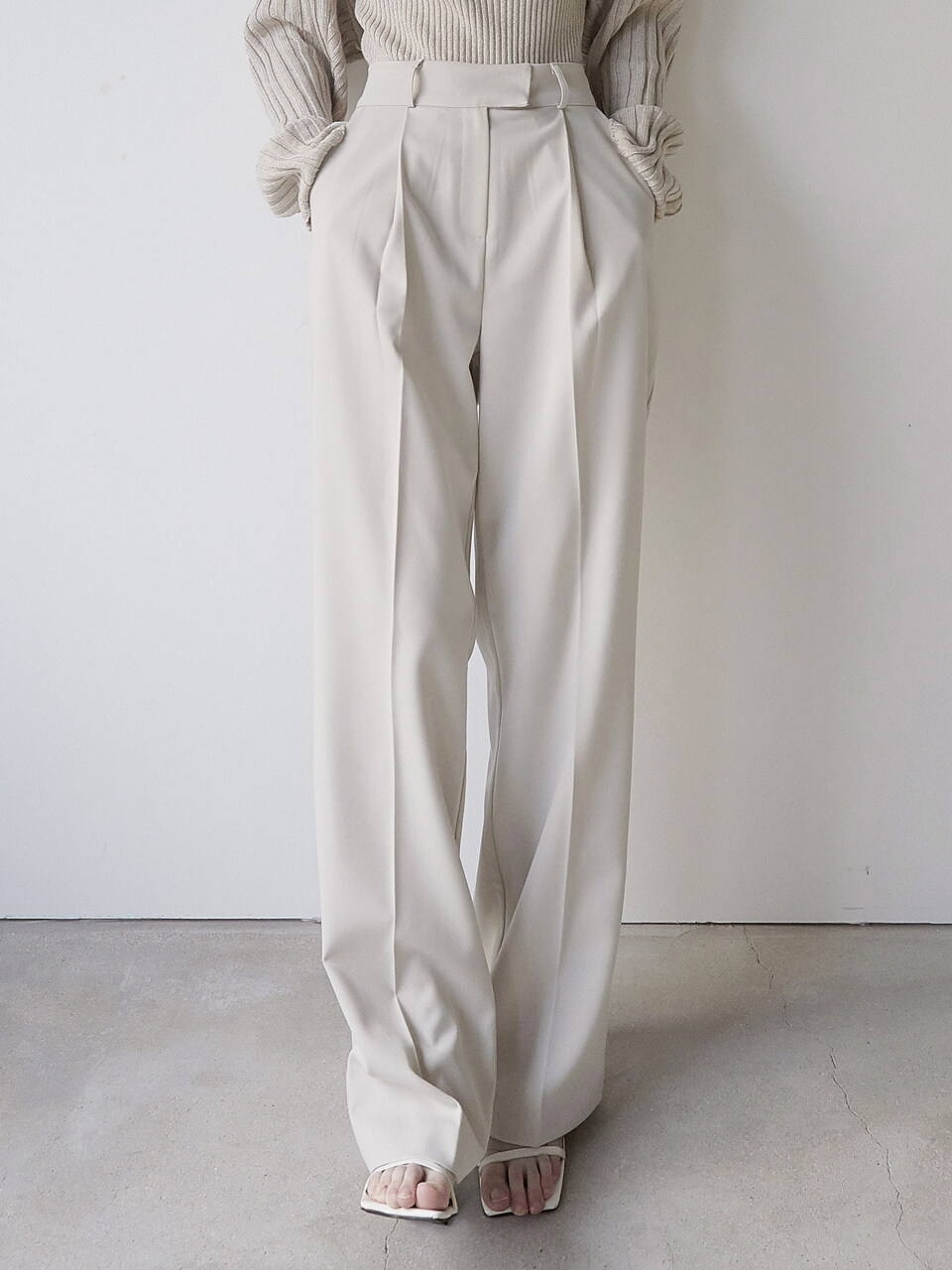 ouie Daddy Belted Slacks Pants (2 Colors)