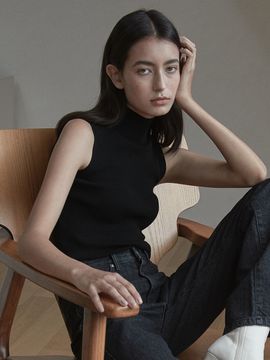 ouie half neck sleeveless knit (black)