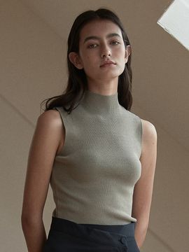 ouie half neck sleeveless knit (khaki beige)