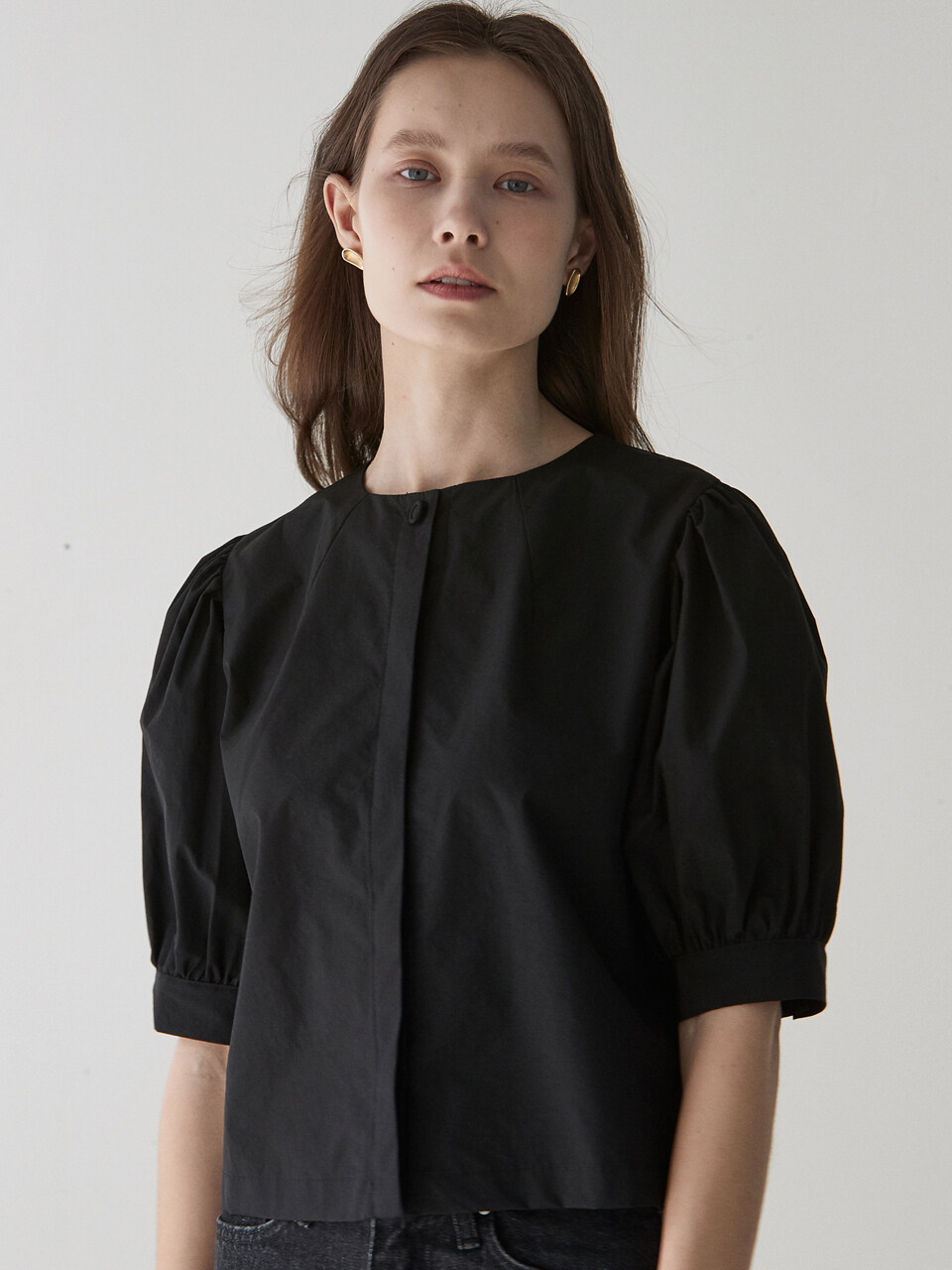 ouie halfsleeve puff blouse (black)
