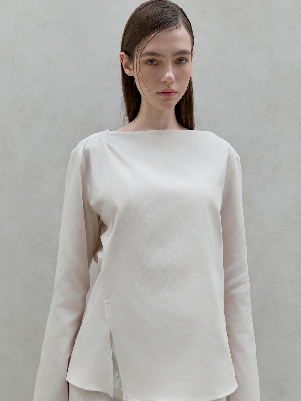 ouie Lip Line Pintuck Blouse_Beige