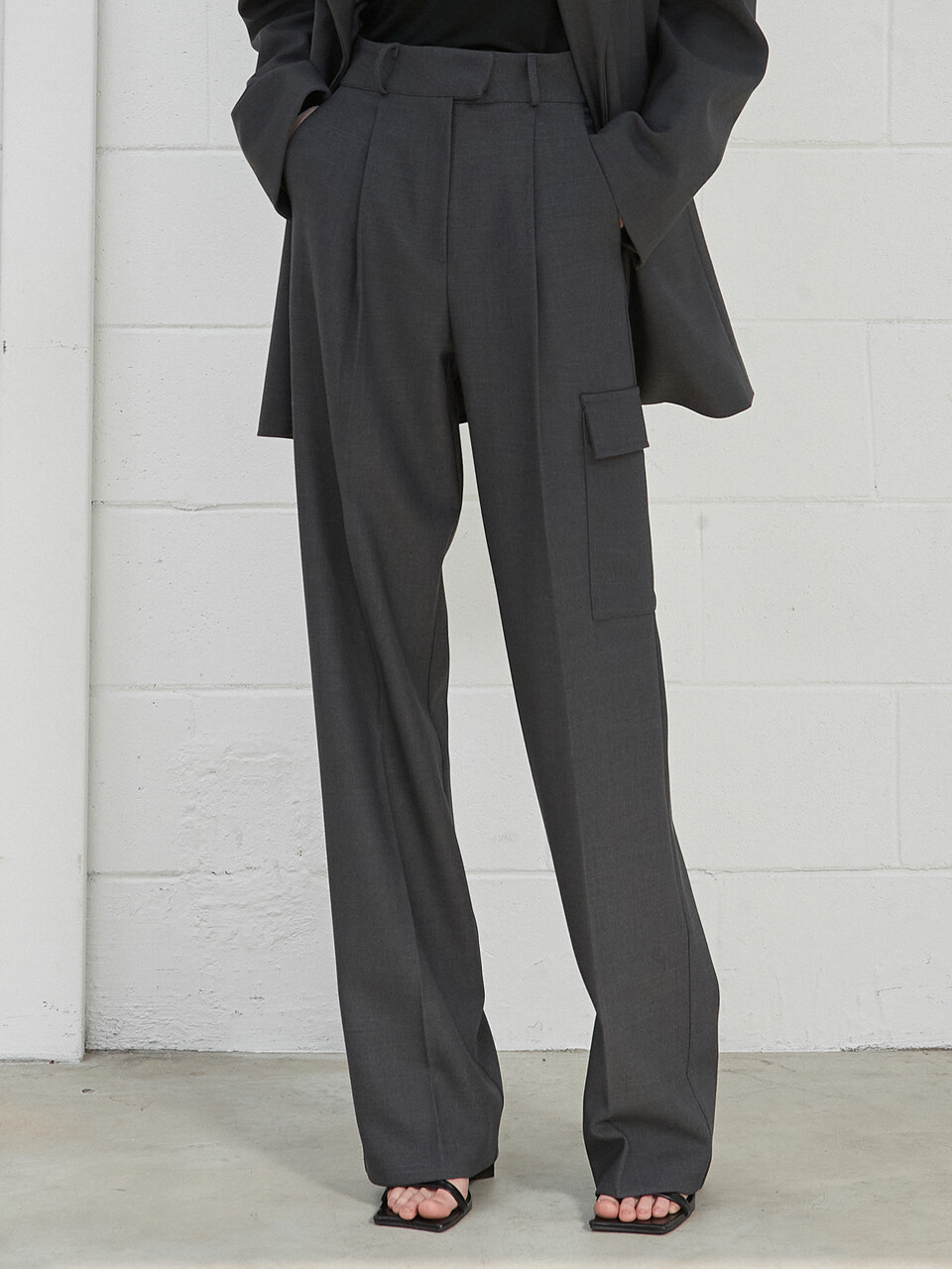 ouie Pocket Wide Slacks _Charcoal