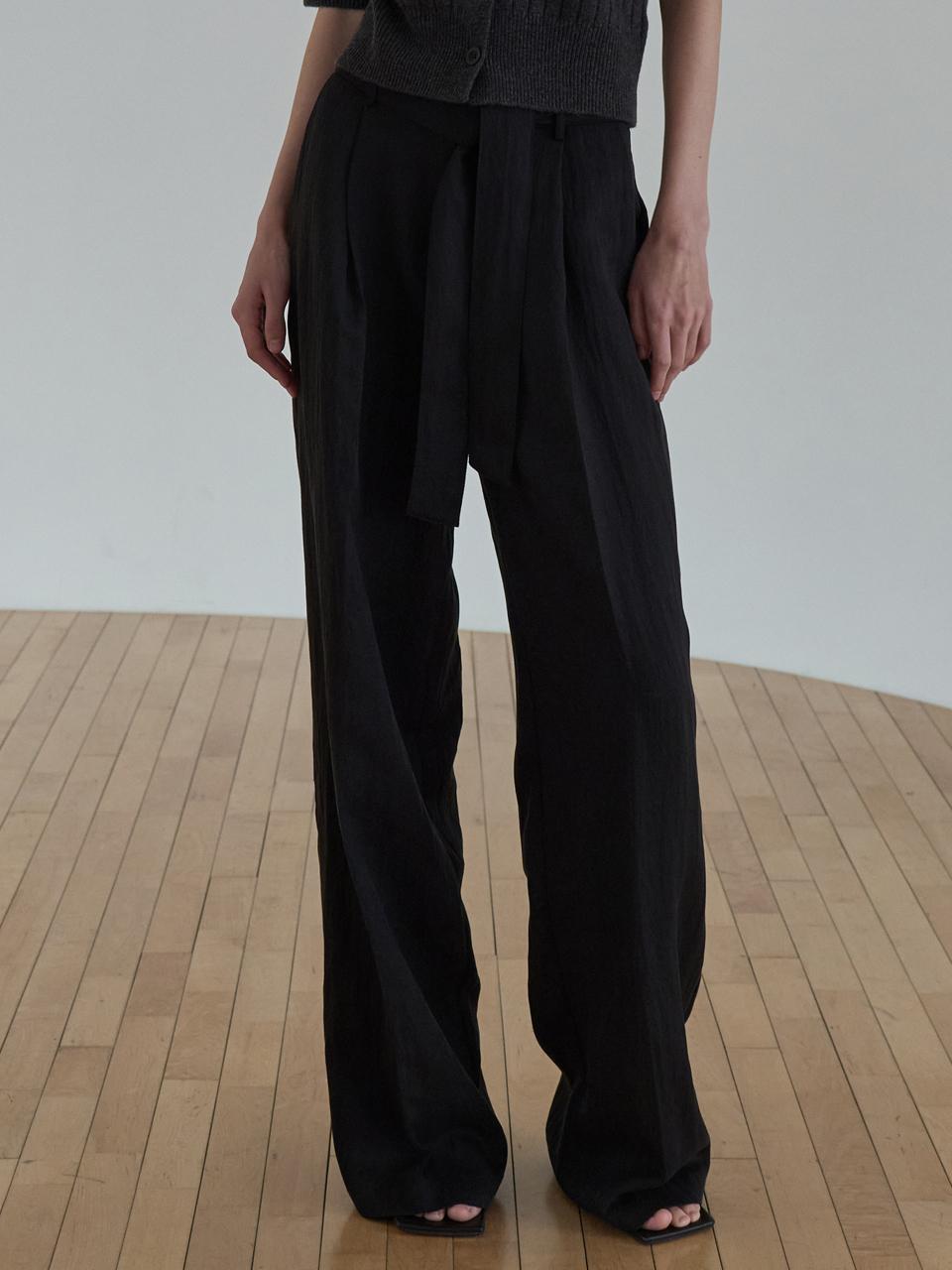 ouie Twill Belted Wide-Leg Slacks [Black] (OU1591)