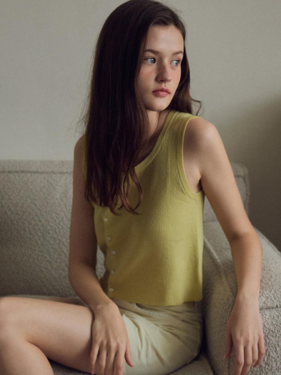 OUR NOSTALGIA Cider Linen Knit Sleeveless Vest [GREEN] (OC25-KN07)