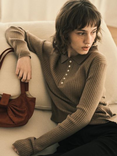 OUR NOSTALGIA Deer Ribbed Collar Classic Fit Sweater [Hazelnut] (OC25-KN01)