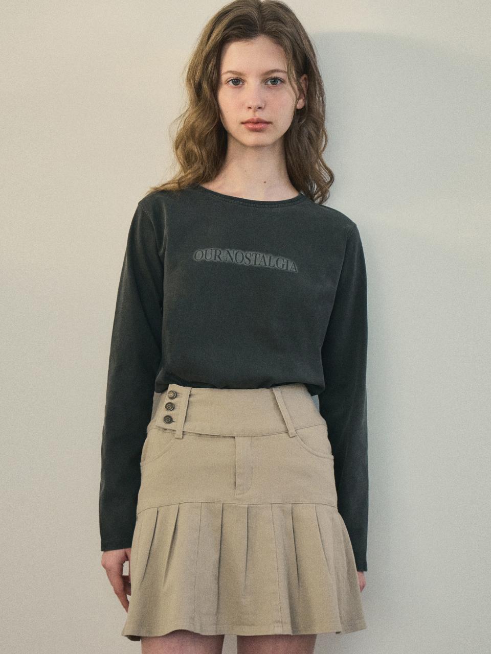 OUR NOSTALGIA Pigment Logo Sleeve T-Shirt [Charcoal] (O25-TP06)