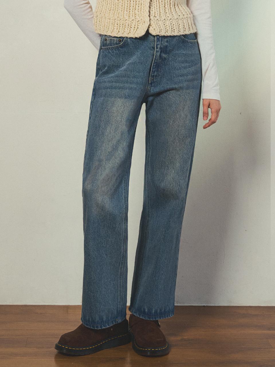OUR NOSTALGIA sandwashing straight denim jean