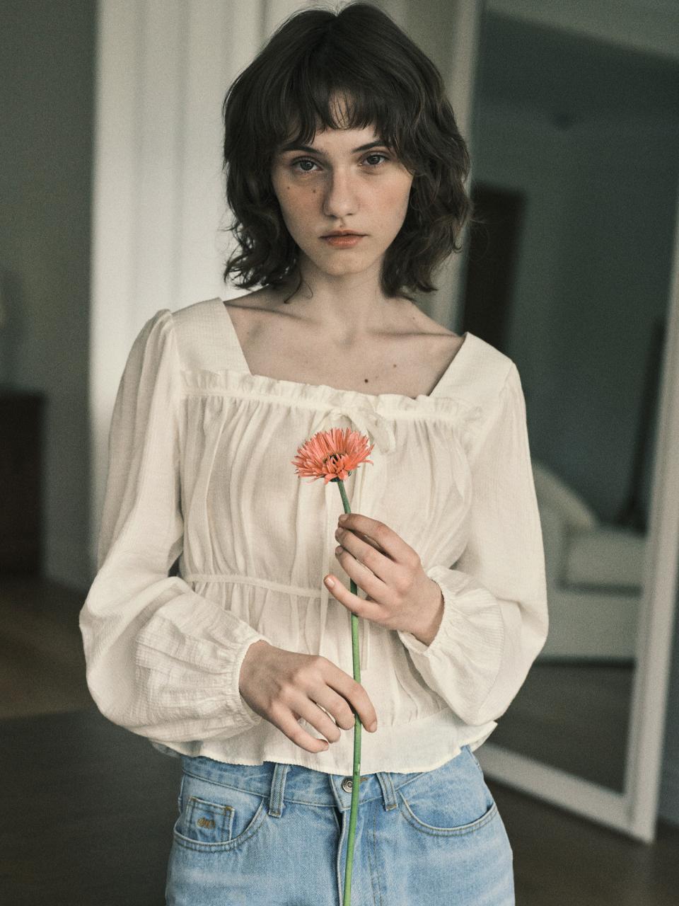 OUR NOSTALGIA Square Neck Shirring Blouse [Light Beige] (O25-BL01)