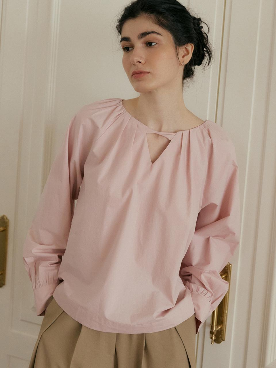 ourcomos comos 1080 Neck Twisted Shirred Volume Blouse