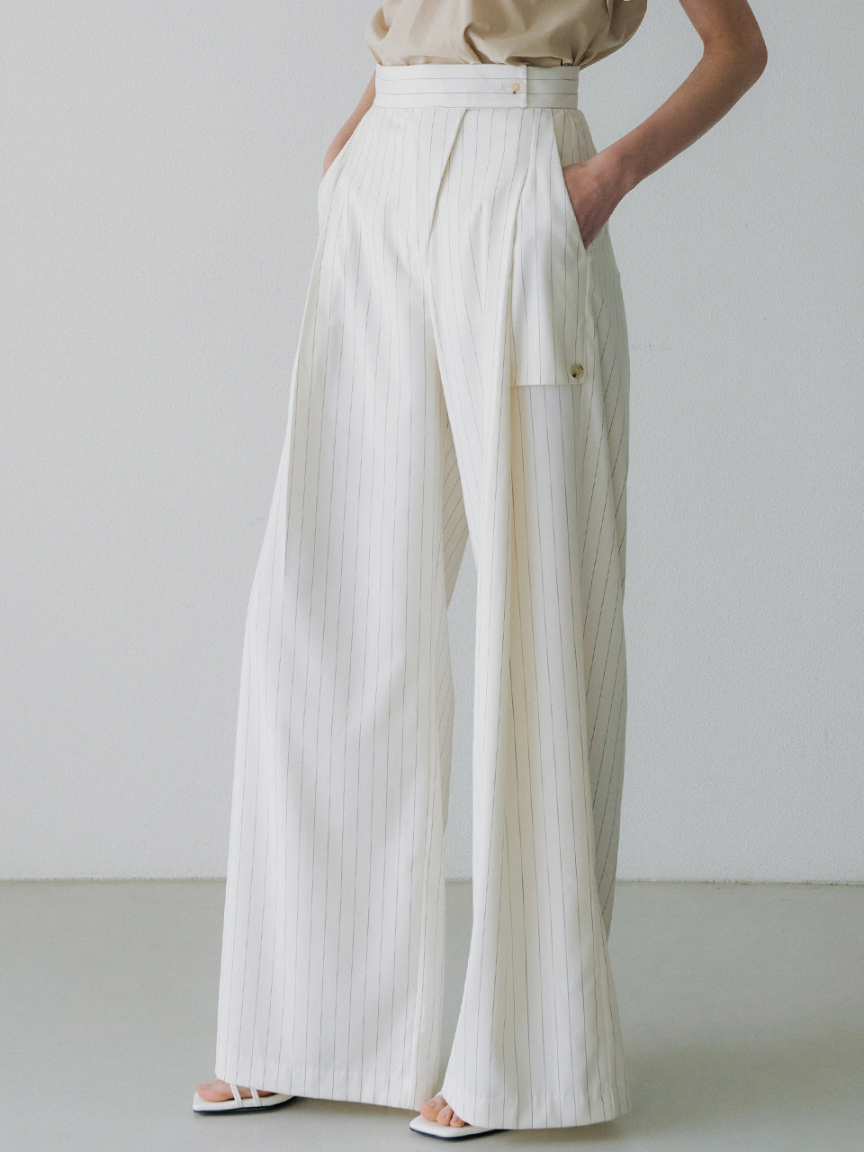 ourcomos Comos 868 Outside Pocket Stripe Pants (2color)