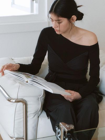ourcomos Wrap Bustier One-Off-Shoulder T-shirt [Black] (1338)