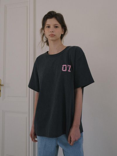 overdueflair Vintage Letter Boxy Cotton T-shirt [Charcoal]