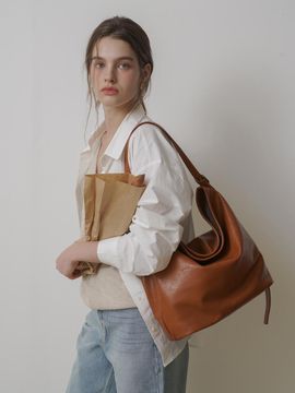 OVHEE Poe Bucket Bag. - Camel