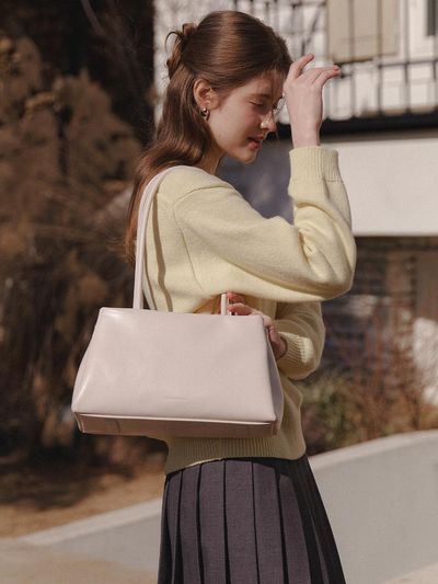 OVHEE Rian Shoulder Bag