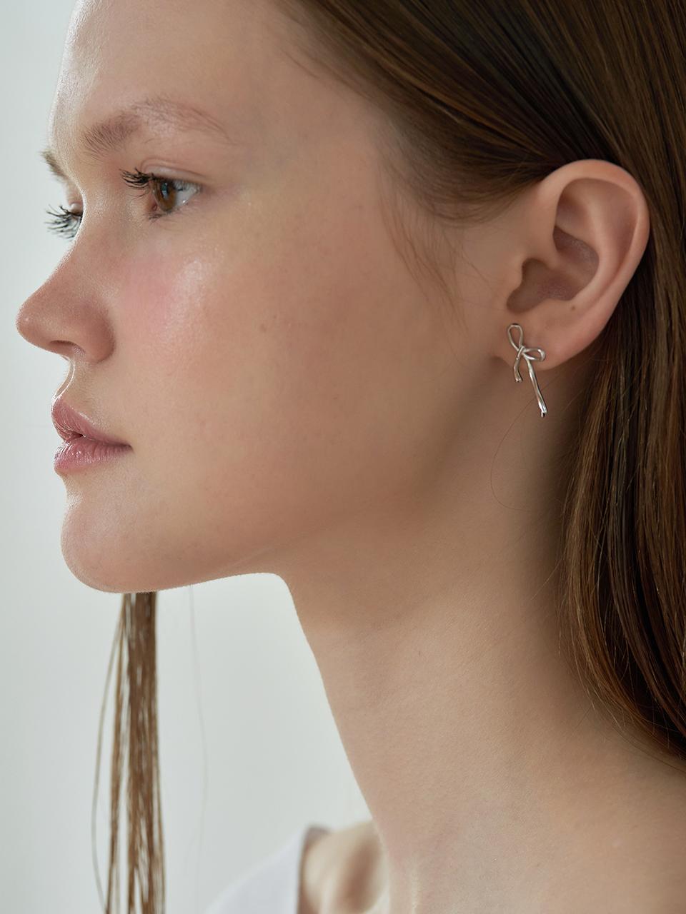 OVT-U Flow Ribbon Earring